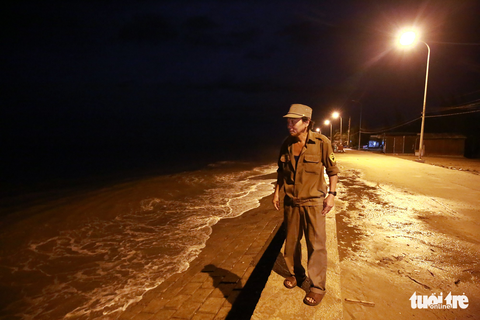 Làng biển Phan Rang không ngủ trước bão lớn - Ảnh 9. Làng biển Phan Rang không ngủ trước bão lớn - Ảnh 9.