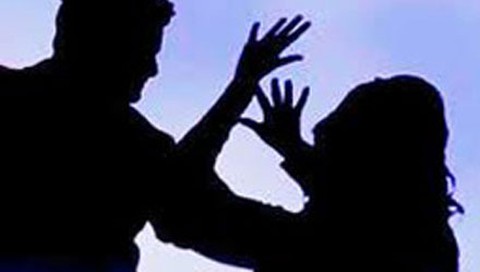 Người xô xát với nhóm phóng viên là công nhân nhà máy rác - Ảnh 1. Người xô xát với nhóm phóng viên là công nhân nhà máy rác - Ảnh 1.