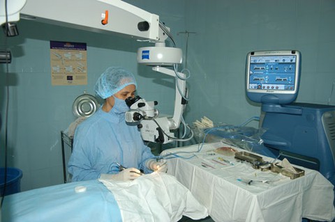 Giám đốc không mổ nhưng vẫn ký 3.042 hồ sơ bệnh án - Ảnh 1. Giám đốc không mổ nhưng vẫn ký 3.042 hồ sơ bệnh án - Ảnh 1.