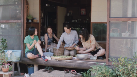 Cinema chủ nhật: Đời qua ô cửa rách với phim của Hirokazu Koreenda - Ảnh 3. Cinema chủ nhật: Đời qua ô cửa rách với phim của Hirokazu Koreenda - Ảnh 3.