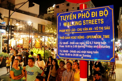 Cuối tuần Huế cũng có phố đi bộ - Ảnh 2. Cuối tuần Huế cũng có phố đi bộ - Ảnh 2.