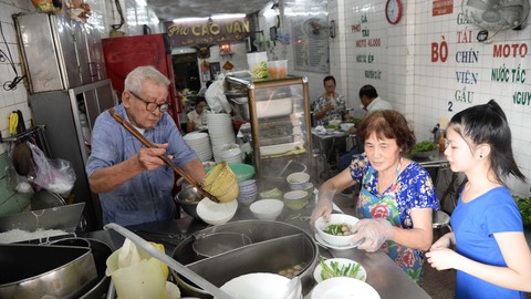 Phở Việt - Kỳ 6: Phở đức tụng ở quán Cao Vân - Ảnh 1. Phở Việt - Kỳ 6: Phở đức tụng ở quán Cao Vân - Ảnh 1.