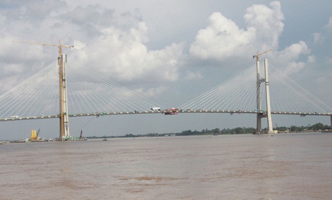 Hợp long Cầu Cao Lãnh nối đôi bờ sông Tiền - Ảnh 3. Hợp long Cầu Cao Lãnh nối đôi bờ sông Tiền - Ảnh 3.