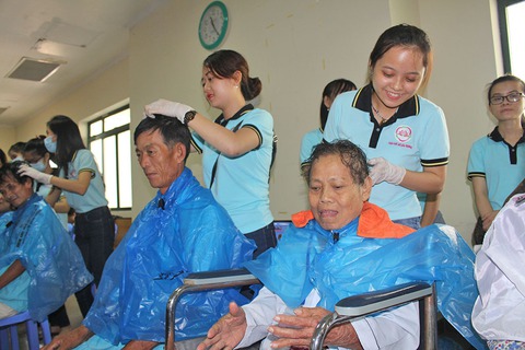 Chủ nhật tuyệt vời của những người trẻ tình nguyện - Ảnh 8. Chủ nhật tuyệt vời của những người trẻ tình nguyện - Ảnh 8.