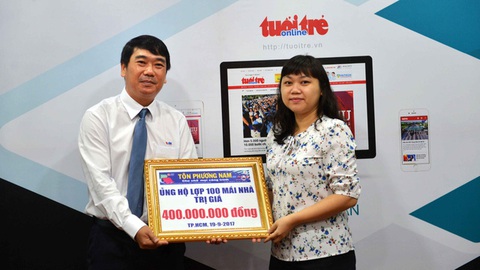 Tôn Phương Nam ủng hộ 400 triệu đồng dựng lại mái nhà vùng bão - Ảnh 1. Tôn Phương Nam ủng hộ 400 triệu đồng dựng lại mái nhà vùng bão - Ảnh 1.