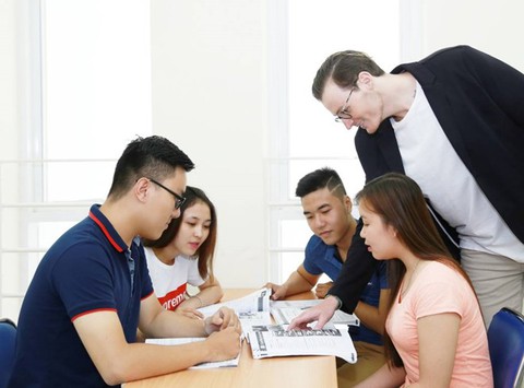 10 năm vươn tới hội nhập quốc tế giáo dục của UEF - Ảnh 1. 10 năm vươn tới hội nhập quốc tế giáo dục của UEF - Ảnh 1.