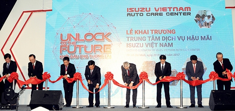 Isuzu Việt Nam ra mắt trung tâm dịch vụ hậu mãi tại TP.HCM - Ảnh 1. Isuzu Việt Nam ra mắt trung tâm dịch vụ hậu mãi tại TP.HCM - Ảnh 1.