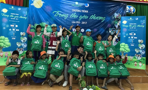 Quỹ Hiểu về trái tim và những mùa “Trung thu yêu thương” - Ảnh 1. Quỹ Hiểu về trái tim và những mùa “Trung thu yêu thương” - Ảnh 1.