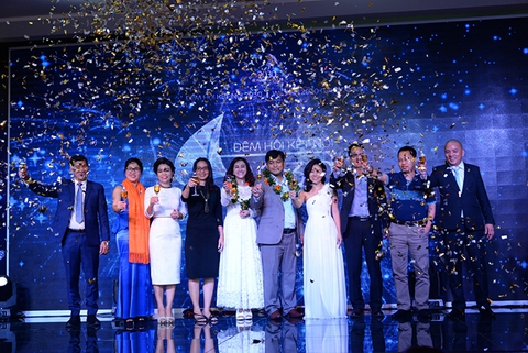 Đêm hội kết nối CLB doanh nhân Hai mươi Ba mươi 2017 - Ảnh 1. Đêm hội kết nối CLB doanh nhân Hai mươi Ba mươi 2017 - Ảnh 1.