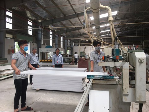 Doanh nghiệp ngành gỗ đầu tư, mở rộng thị trường - Ảnh 1. Doanh nghiệp ngành gỗ đầu tư, mở rộng thị trường - Ảnh 1.