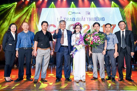 Nữ sinh ĐH Xây Dựng nhận giải thưởng trị giá 120 triệu đồng - Ảnh 1. Nữ sinh ĐH Xây Dựng nhận giải thưởng trị giá 120 triệu đồng - Ảnh 1.