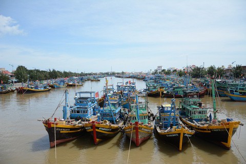 Bão số 14 cách bờ biển Khánh Hòa, Bình Thuận 620 km - Ảnh 2. Bão số 14 cách bờ biển Khánh Hòa, Bình Thuận 620 km - Ảnh 2.