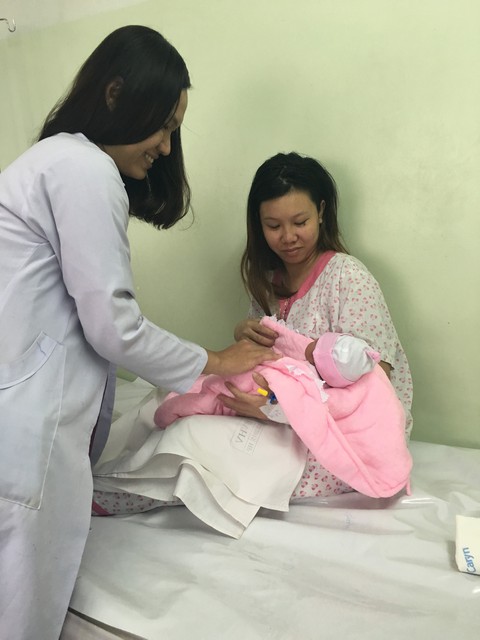 Những thủ khoa Y trưởng thành từ học bổng Pfizer - Ảnh 2. Những thủ khoa Y trưởng thành từ học bổng Pfizer - Ảnh 2.