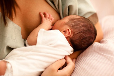 Để có nguồn sữa mẹ cần thiết cho con - Ảnh 1. Để có nguồn sữa mẹ cần thiết cho con - Ảnh 1.