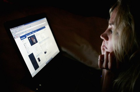 Người dùng Facebook phải tải ảnh selfie chứng minh mình là người thực - Ảnh 1. Người dùng Facebook phải tải ảnh selfie chứng minh mình là người thực - Ảnh 1.