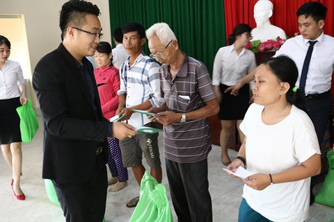 Chương trình từ thiện của Công ty Long Phát tại Bến Lức, Long An - Ảnh 2. Chương trình từ thiện của Công ty Long Phát tại Bến Lức, Long An - Ảnh 2.