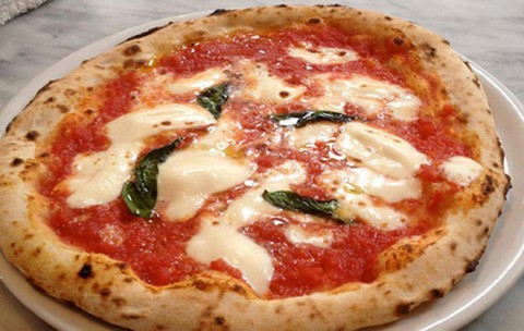 UNESCO tôn vinh nghệ thuật làm bánh Pizza Napoli - Ảnh 1. UNESCO tôn vinh nghệ thuật làm bánh Pizza Napoli - Ảnh 1.