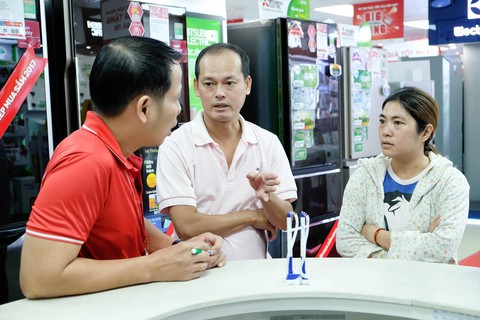 Mua sắm điện máy cuối năm nhận nhiều ưu đãi lớn - Ảnh 1. Mua sắm điện máy cuối năm nhận nhiều ưu đãi lớn - Ảnh 1.