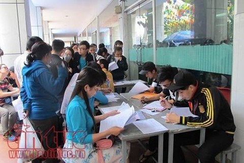 Bỏ hộ khẩu trong tuyển dụng để cởi trói bài toán nhân lực - Ảnh 1. Bỏ hộ khẩu trong tuyển dụng để cởi trói bài toán nhân lực - Ảnh 1.