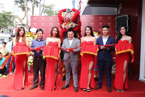 Huy Thanh Jewelry khai trương thêm showroom thứ 11 tại TP. HCM - Ảnh 1. Huy Thanh Jewelry khai trương thêm showroom thứ 11 tại TP. HCM - Ảnh 1.