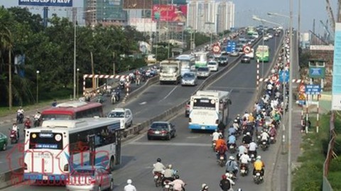 TP.HCM tăng cường các chuyến xe buýt dịp Tết Dương lịch 2018 - Ảnh 1. TP.HCM tăng cường các chuyến xe buýt dịp Tết Dương lịch 2018 - Ảnh 1.