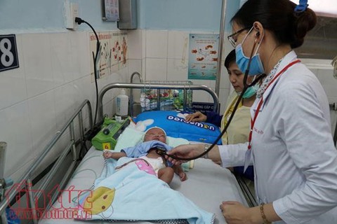 TP.HCM trở lạnh bất thường, nhiều người già, trẻ em mắc bệnh - Ảnh 1. TP.HCM trở lạnh bất thường, nhiều người già, trẻ em mắc bệnh - Ảnh 1.