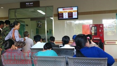 TP.HCM trở lạnh bất thường, nhiều người già, trẻ em mắc bệnh - Ảnh 2. TP.HCM trở lạnh bất thường, nhiều người già, trẻ em mắc bệnh - Ảnh 2.