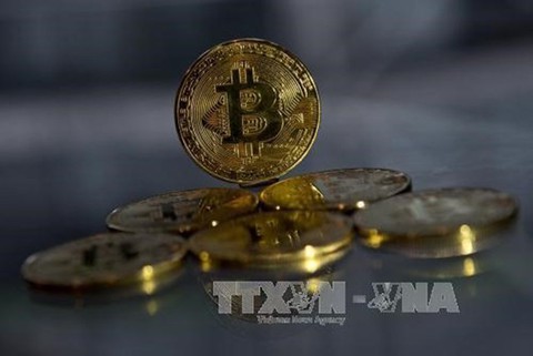 Chưa đầy 1 tuần, bitcoin rớt hơn 50% giá trị, hàng loạt người mất tiền tỉ - Ảnh 1. Chưa đầy 1 tuần, bitcoin rớt hơn 50% giá trị, hàng loạt người mất tiền tỉ - Ảnh 1.