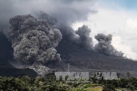 Indonesia: Núi lửa Sinabung phun trào dữ dội - Ảnh 1. Indonesia: Núi lửa Sinabung phun trào dữ dội - Ảnh 1.