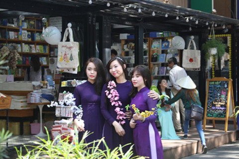 TP.HCM có thêm đường sách Nguyễn Đổng Chi - Ảnh 1. TP.HCM có thêm đường sách Nguyễn Đổng Chi - Ảnh 1.