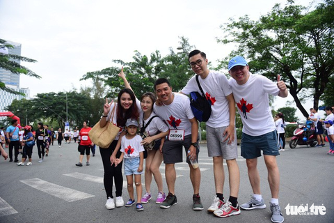 Gần 20.000 người tham gia chạy bộ từ thiện tại TP.HCM - Ảnh 2. Gần 20.000 người tham gia chạy bộ từ thiện tại TP.HCM - Ảnh 2.
