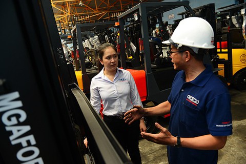 Nữ doanh nhân kinh doanh ‘xe hạng nặng’ - Ảnh 3. Nữ doanh nhân kinh doanh ‘xe hạng nặng’ - Ảnh 3.