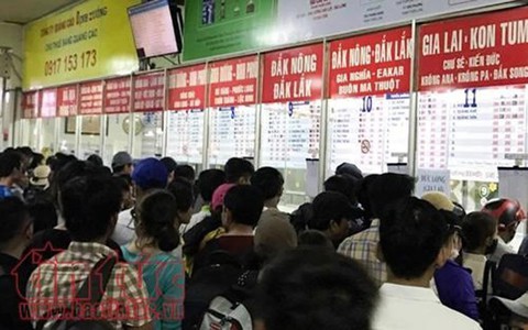 Vé xe Tết Nguyên đán Mậu Tuất 2018 tăng từ 20-60% - Ảnh 3. Vé xe Tết Nguyên đán Mậu Tuất 2018 tăng từ 20-60% - Ảnh 3.