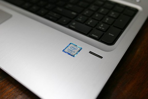 Lựa chọn Laptop cho người dùng “ăn chắc mặc bền” - Ảnh 4. Lựa chọn Laptop cho người dùng “ăn chắc mặc bền” - Ảnh 4.