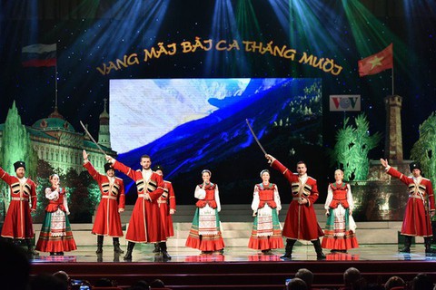 100 năm Cách mạng tháng Mười Nga - Vang mãi bài ca tháng Mười - Ảnh 7. 100 năm Cách mạng tháng Mười Nga - Vang mãi bài ca tháng Mười - Ảnh 7.