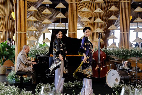 Các đệ nhất phu nhân tham dự APEC hội tụ tại Naman Retreat - Ảnh 6. Các đệ nhất phu nhân tham dự APEC hội tụ tại Naman Retreat - Ảnh 6.