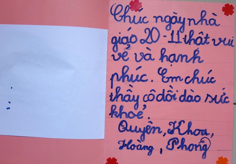 Thiệp 20-11 dễ thương học trò Sài Gòn tự làm tặng thầy cô - Ảnh 6. Thiệp 20-11 dễ thương học trò Sài Gòn tự làm tặng thầy cô - Ảnh 6.