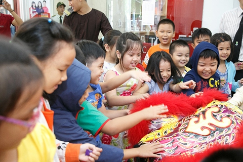 Mùa trăng vàng rộn rã tại Anh văn Hội Việt Mỹ VUS - Ảnh 7. Mùa trăng vàng rộn rã tại Anh văn Hội Việt Mỹ VUS - Ảnh 7.
