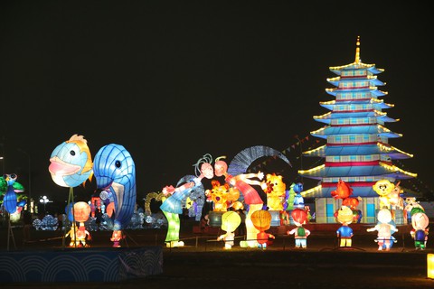 Lễ hội đèn lồng Kết nối cộng đồng 2017 - Ảnh 7. Lễ hội đèn lồng Kết nối cộng đồng 2017 - Ảnh 7.