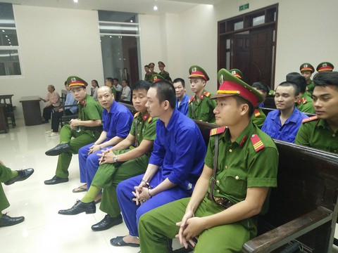Hoãn phúc thẩm vụ ma túy của tử tù trốn trại Nguyễn Văn Tình - Ảnh 2. Hoãn phúc thẩm vụ ma túy của tử tù trốn trại Nguyễn Văn Tình - Ảnh 2.