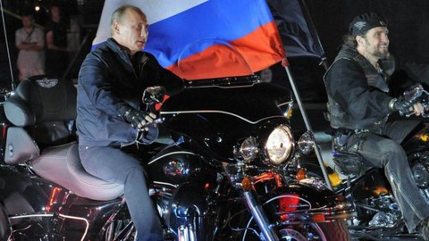 Lịch Tổng thống Putin có cháy hàng tại Anh? - Ảnh 4. Lịch Tổng thống Putin có cháy hàng tại Anh? - Ảnh 4.