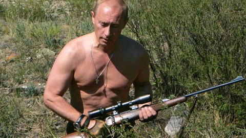 Lịch Tổng thống Putin có cháy hàng tại Anh? - Ảnh 1. Lịch Tổng thống Putin có cháy hàng tại Anh? - Ảnh 1.