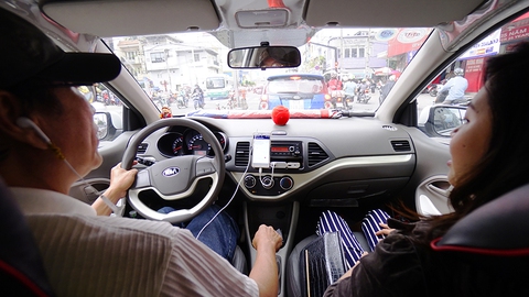 Cục thuế muốn cưỡng chế Uber để truy thu 66,68 tỉ - Ảnh 1. Cục thuế muốn cưỡng chế Uber để truy thu 66,68 tỉ - Ảnh 1.