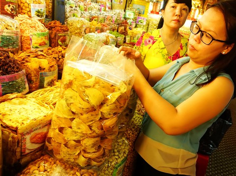 Giá yến sào nhảy vọt vì thương lái Trung Quốc thu gom - Ảnh 1. Giá yến sào nhảy vọt vì thương lái Trung Quốc thu gom - Ảnh 1.