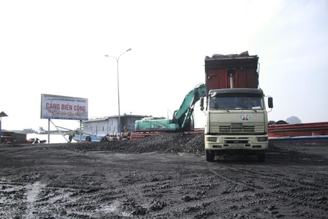 Không có chuyện Quảng Ninh tranh giành cảng, bến than - Ảnh 3. Không có chuyện Quảng Ninh tranh giành cảng, bến than - Ảnh 3.