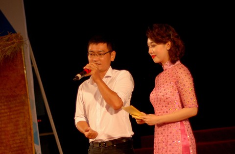 204 suất học bổng nghĩa tình cho tân sinh viên nghèo Quảng Trị - Ảnh 7. 204 suất học bổng nghĩa tình cho tân sinh viên nghèo Quảng Trị - Ảnh 7.