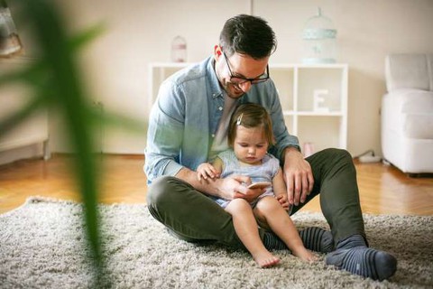 Những ứng dụng giúp bạn quản lý, chăm sóc con bằng điện thoại - Ảnh 1. Những ứng dụng giúp bạn quản lý, chăm sóc con bằng điện thoại - Ảnh 1.