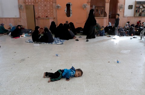 IS sắp sạch bóng ngay tại ‘thủ đô’ một thời ở Syria - Ảnh 1. IS sắp sạch bóng ngay tại ‘thủ đô’ một thời ở Syria - Ảnh 1.