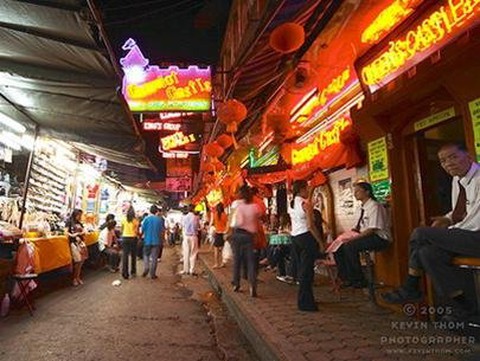 Thừa nhận mại dâm để đưa kinh tế ngầm thành kinh tế sáng? - Ảnh 1. Thừa nhận mại dâm để đưa kinh tế ngầm thành kinh tế sáng? - Ảnh 1.