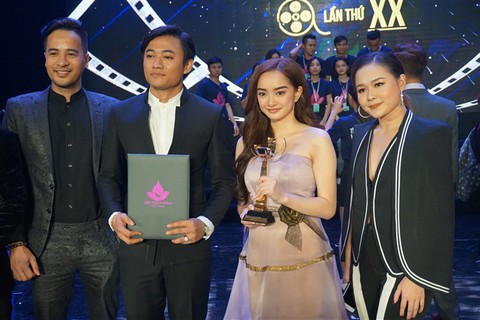 Đạo diễn Em chưa 18 muốn tặng Bông Sen Vàng cho Charlie Nguyễn - Ảnh 9. Đạo diễn Em chưa 18 muốn tặng Bông Sen Vàng cho Charlie Nguyễn - Ảnh 9.